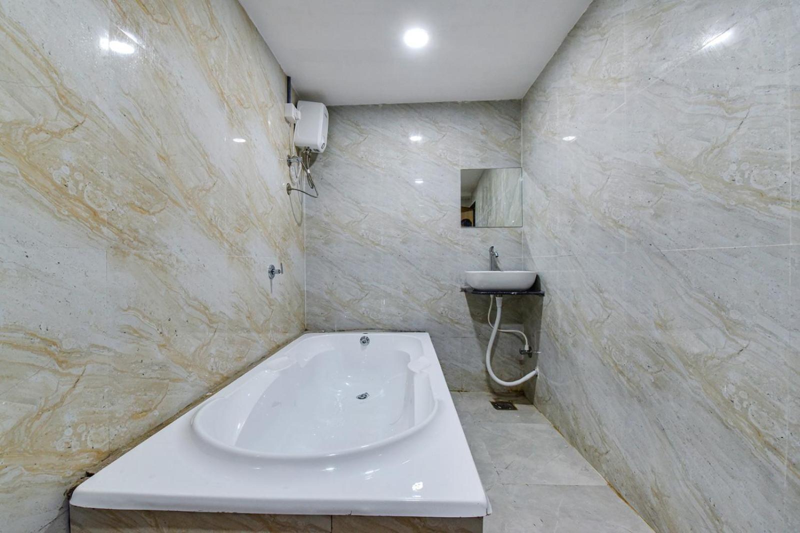 Hotel Green Tree أحمد أباد المظهر الخارجي الصورة
