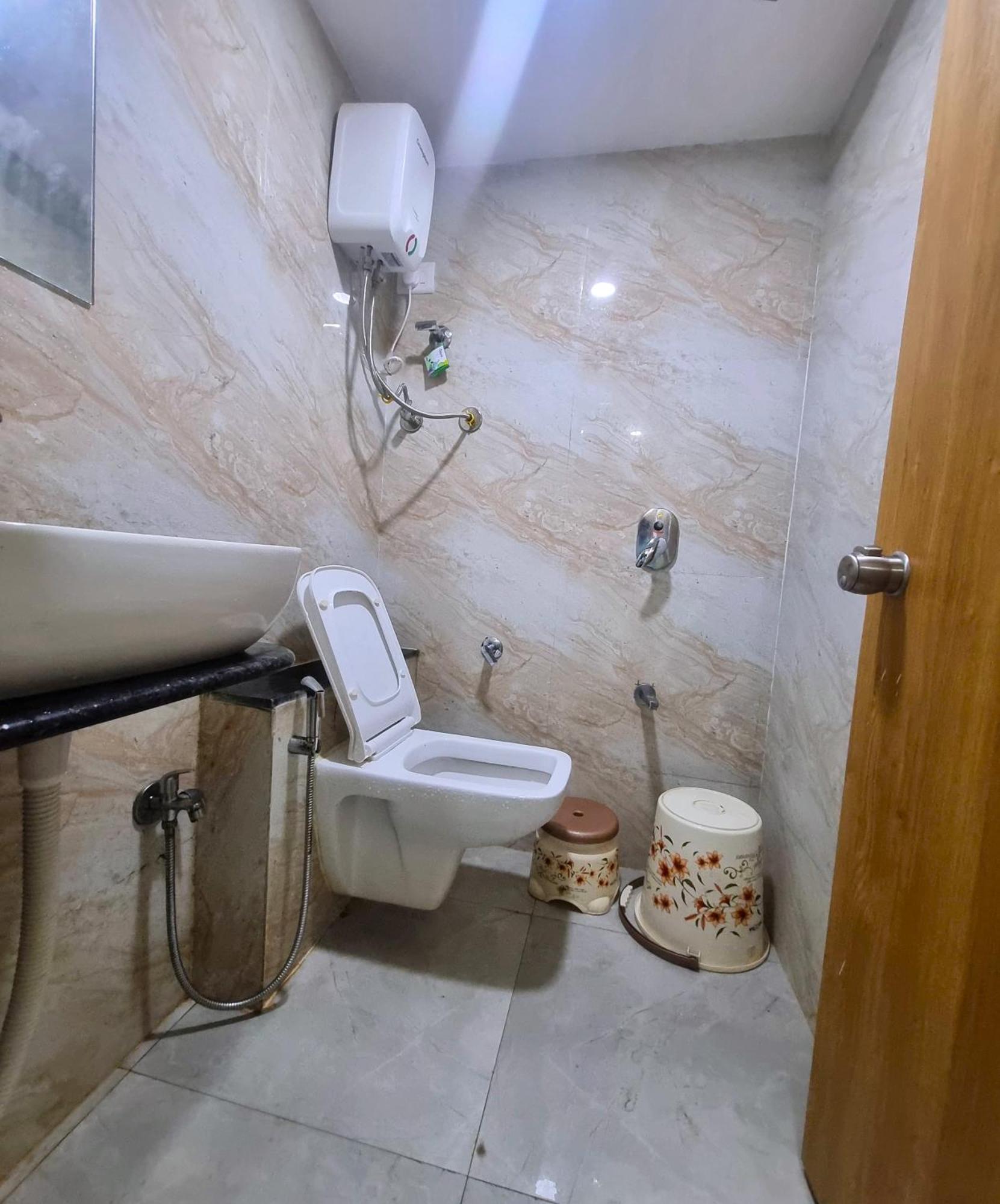 Hotel Green Tree أحمد أباد المظهر الخارجي الصورة