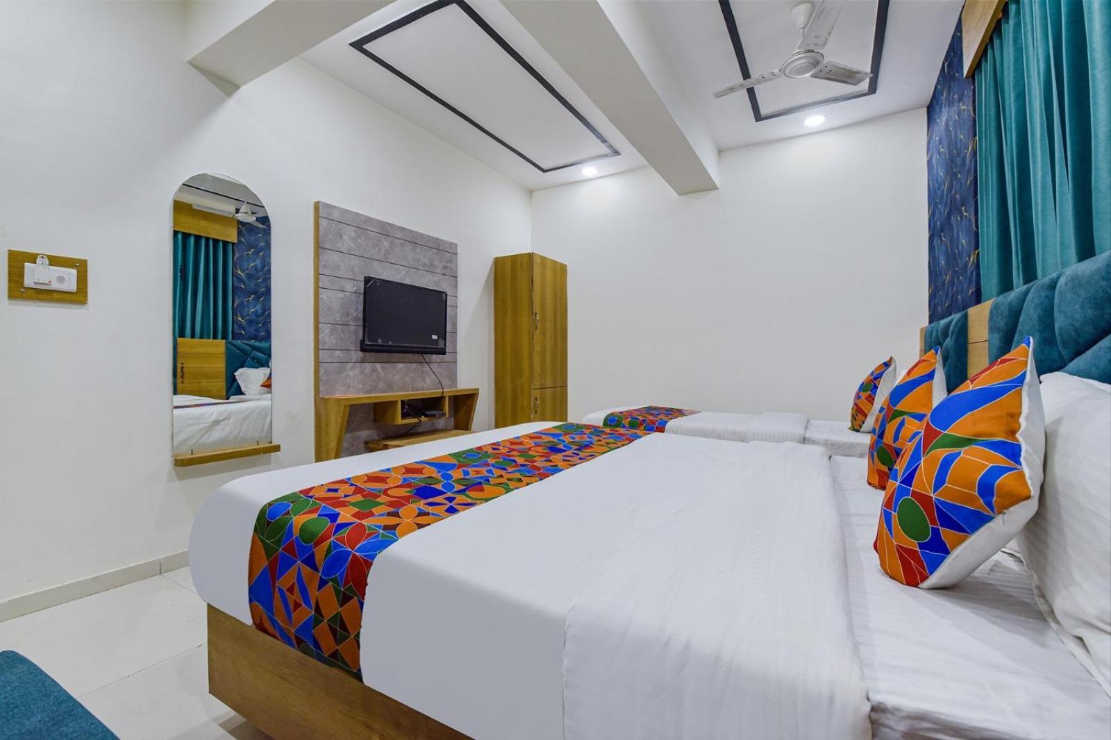 Hotel Green Tree أحمد أباد المظهر الخارجي الصورة