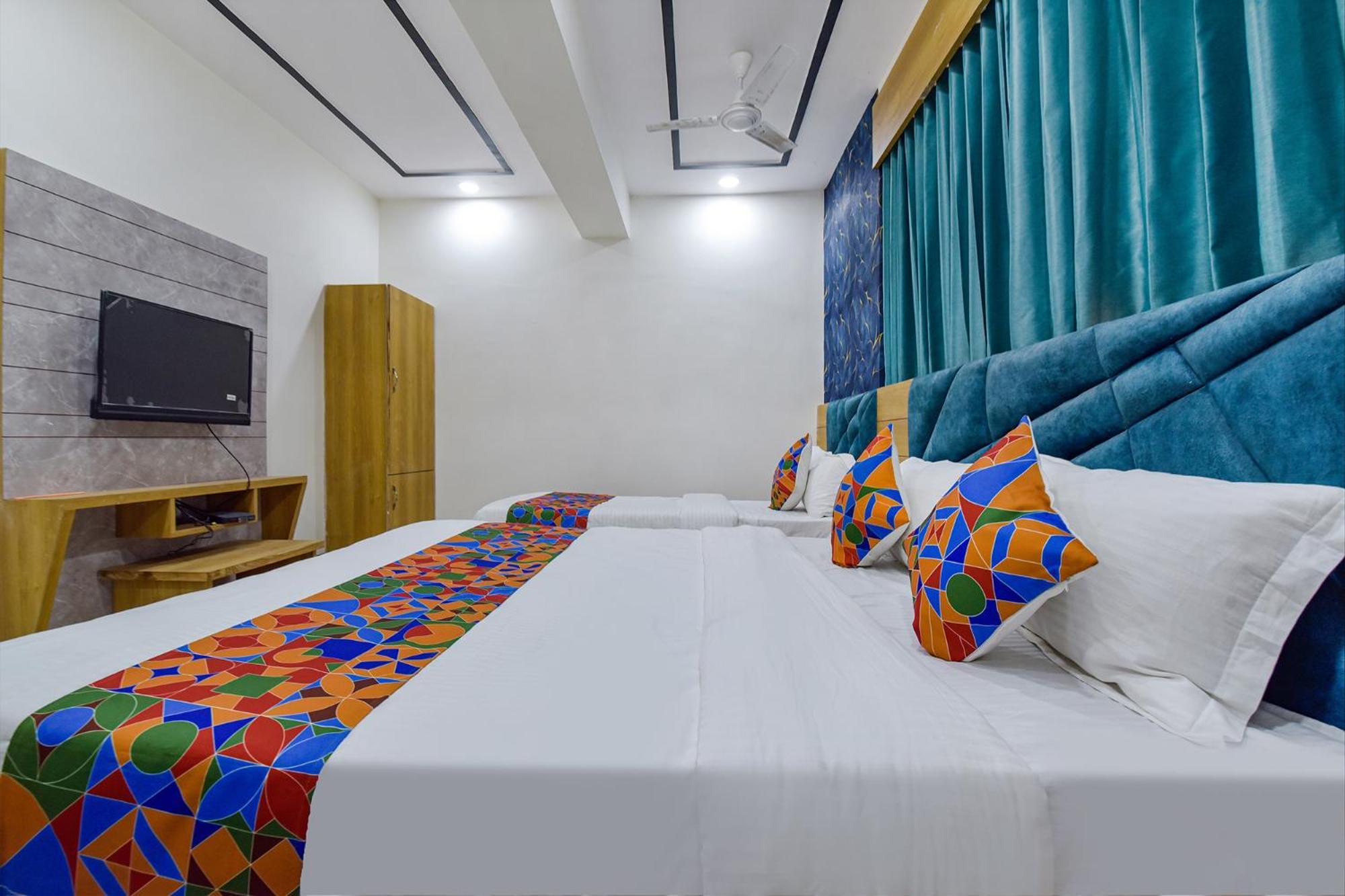 Hotel Green Tree أحمد أباد المظهر الخارجي الصورة