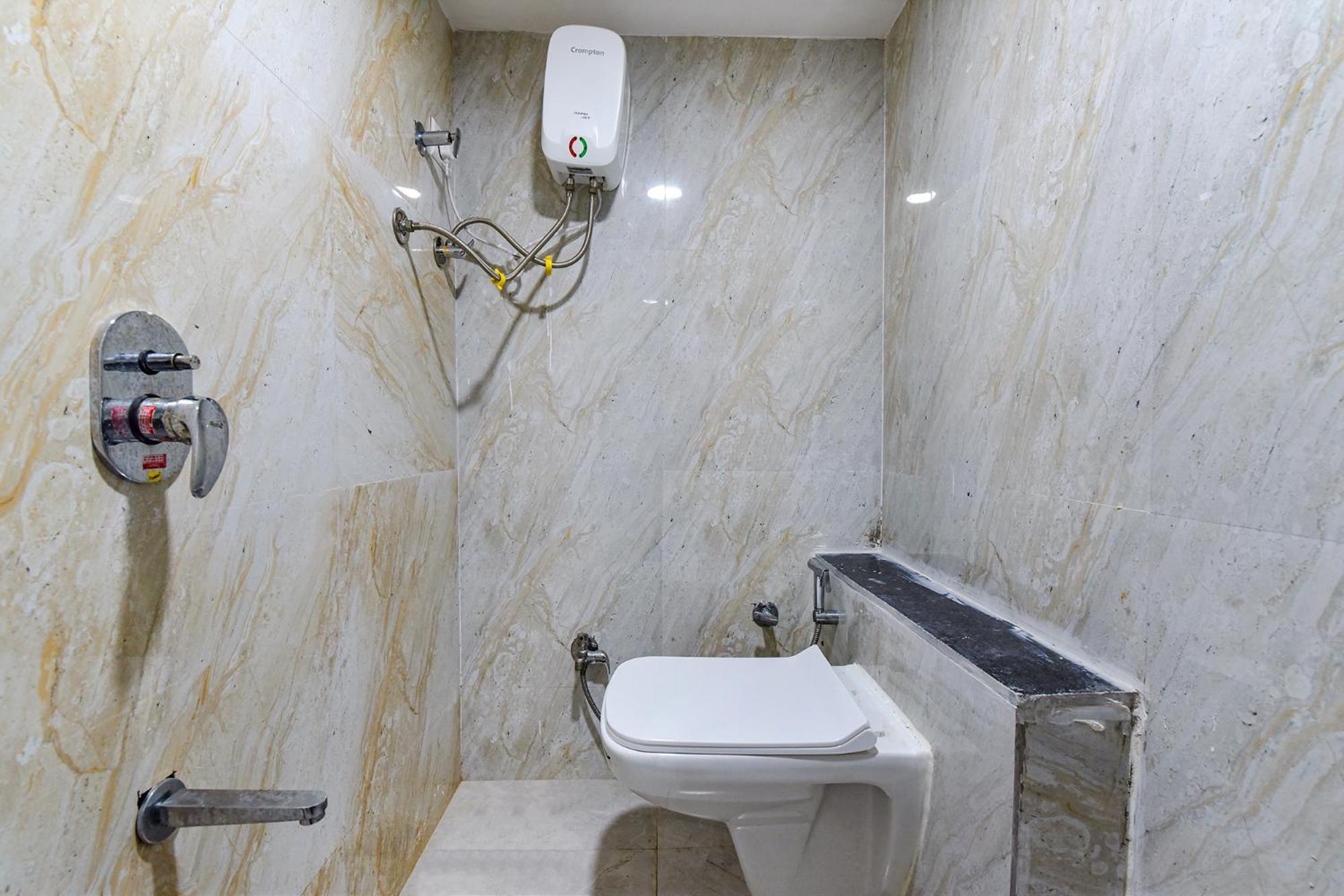 Hotel Green Tree أحمد أباد المظهر الخارجي الصورة