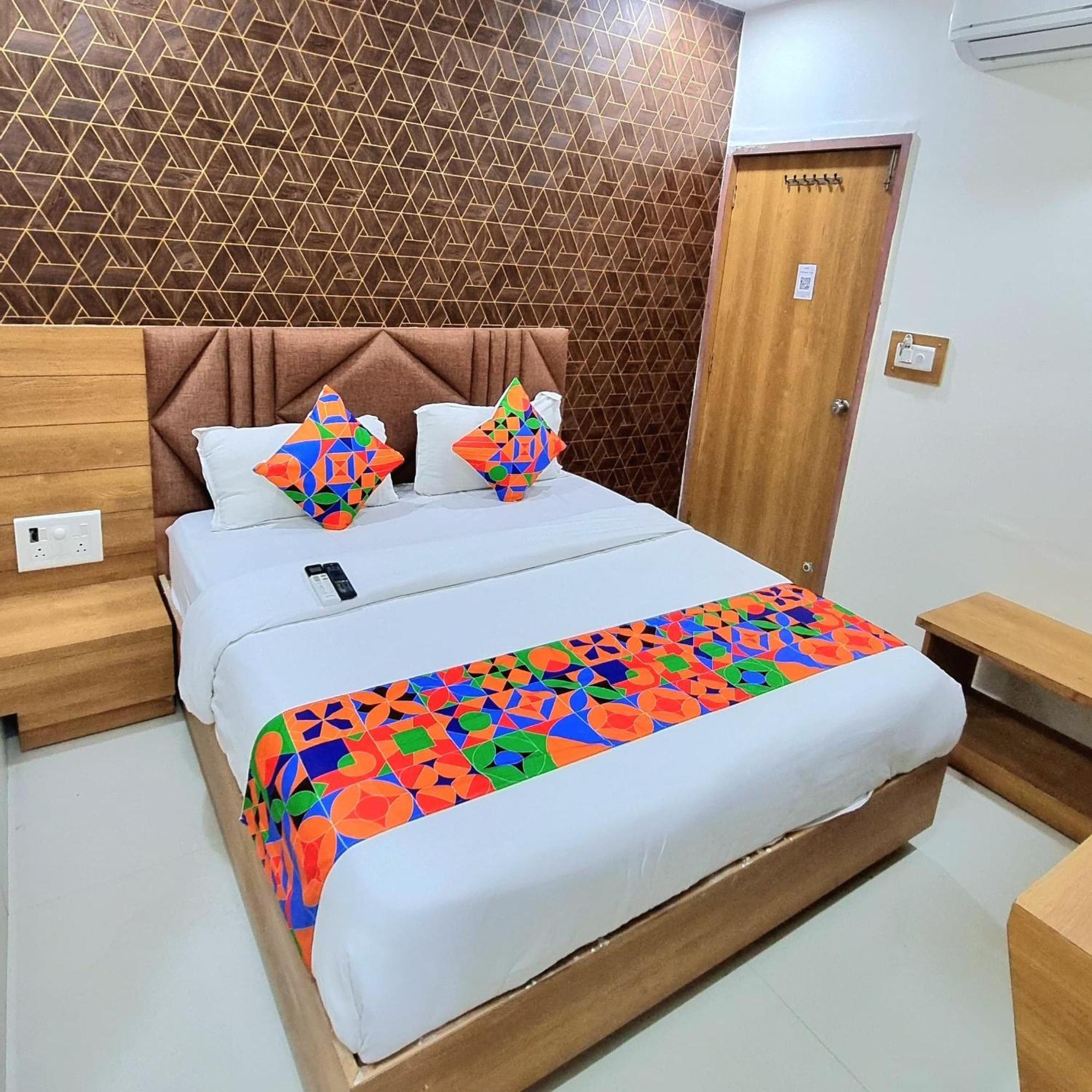 Hotel Green Tree أحمد أباد المظهر الخارجي الصورة
